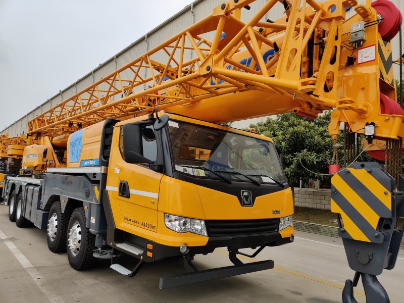 Изображение товара Автокран XCMG XCT70-S номер 4