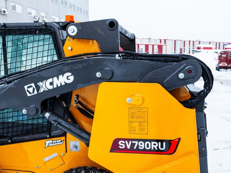 Изображение товара Гусеничный мини-погрузчик XCMG SV790RU номер 8